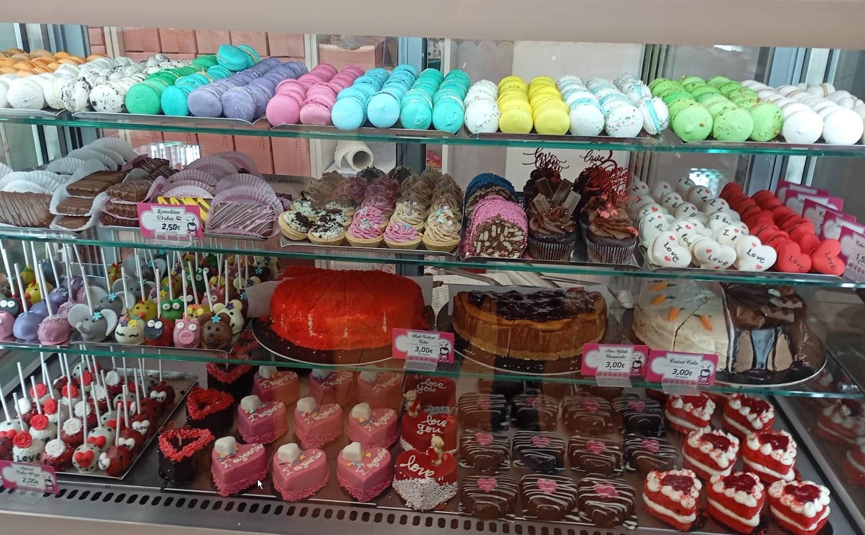 Macarons, cakepops και ατομικά γλυκά