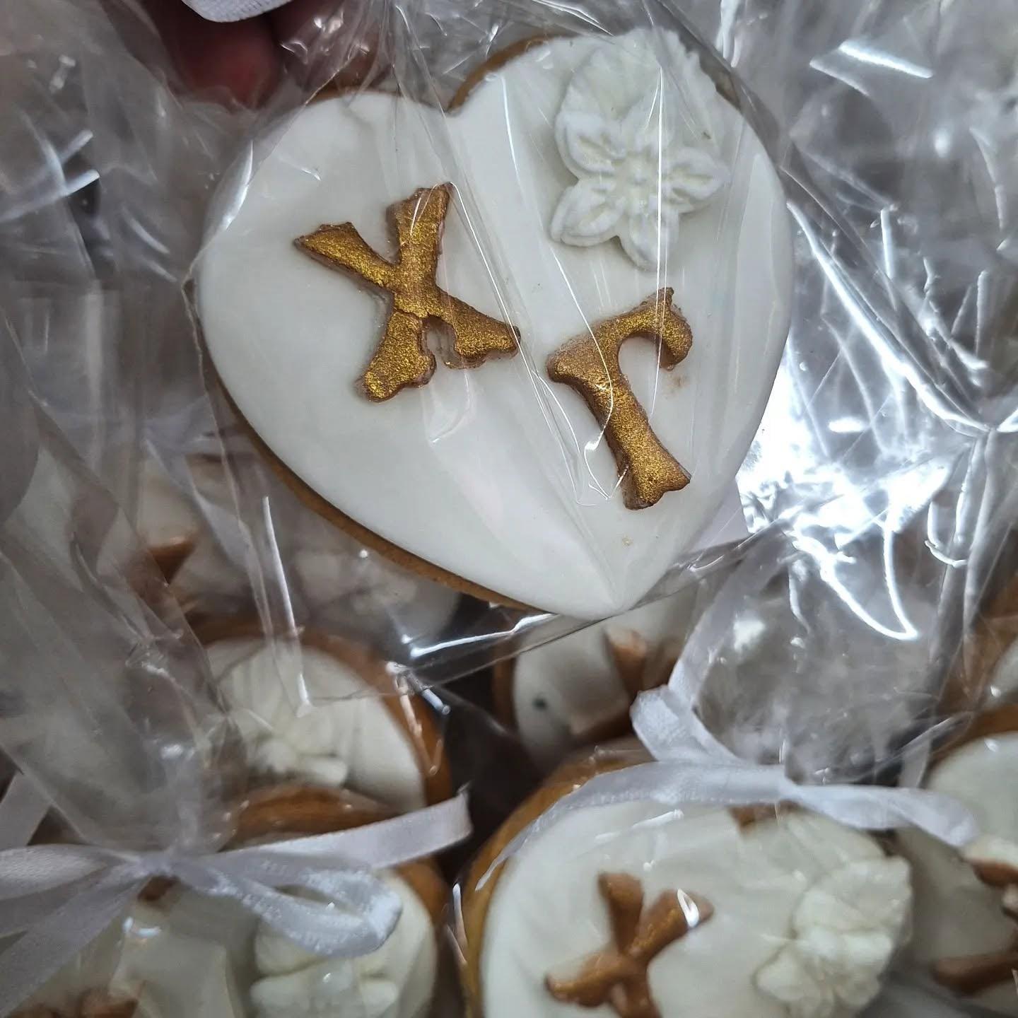 Cookies καρδιά με μονόγραμμα