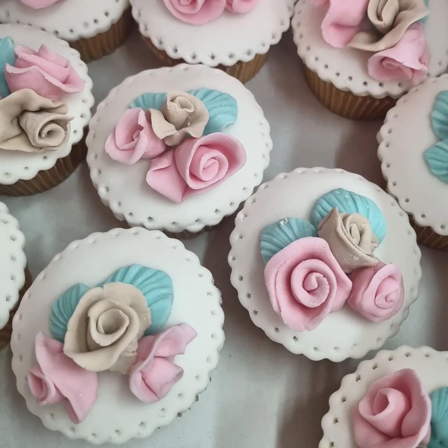Cupcakes με τριαντάφυλλα