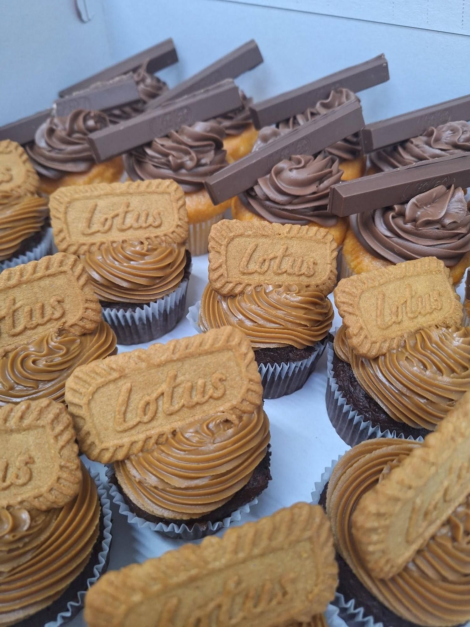 Cupcakes με μπισκότα καραμέλας