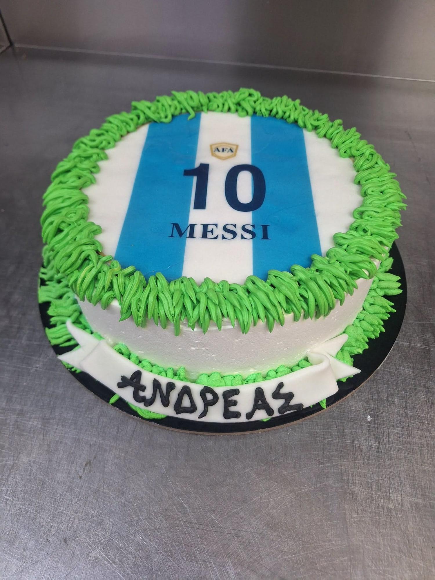 Ποδοσφαιρική τούρτα «10»